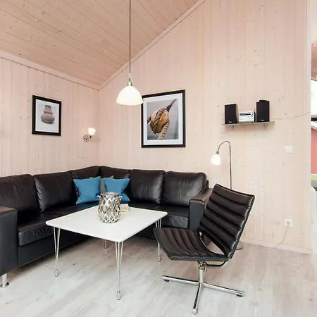 Seaside Haven For 6 Guests *